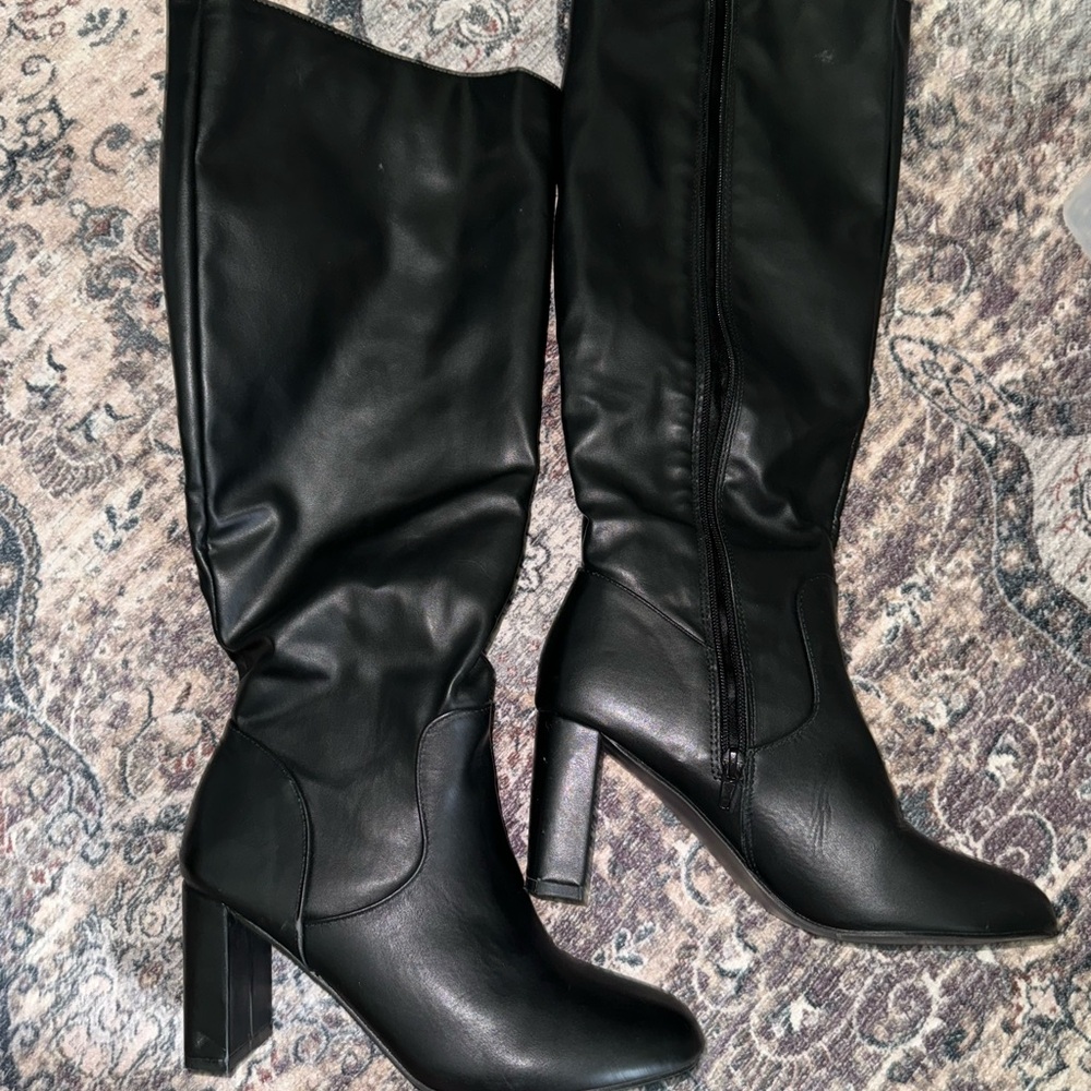PrettyLittleThing Black Knee-High Women's Boots